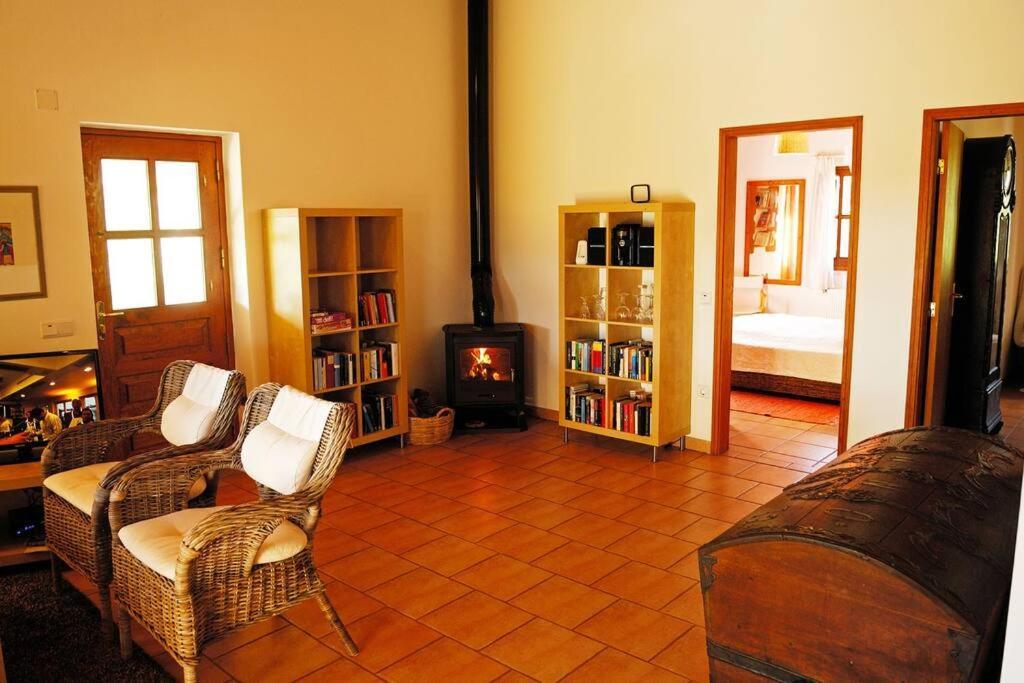 Vale Do Guizo: Casa Poente On The Contryside, Close By The Sea. อัลเจซูร์ ภายนอก รูปภาพ